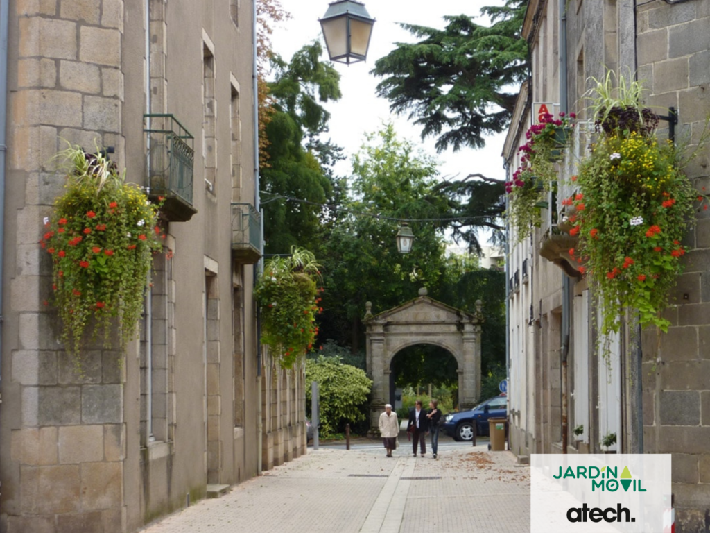Las calles y zonas urbanas se transforman gracias a las Jardineras Colgantes, líderes en el mercado europeo.